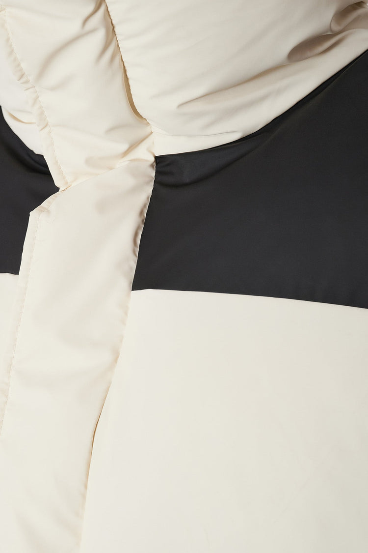 BOXY PUFFER Vest white/black